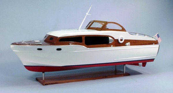 Chris Craft Commander Express Cruiser 1954