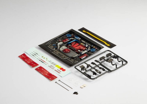 Motor Attrappe aus Lexan Type-B lackiert