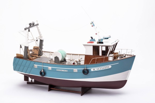 Fischtrawler Boulogne Etaples RC-Baukasten 1:20 Holz